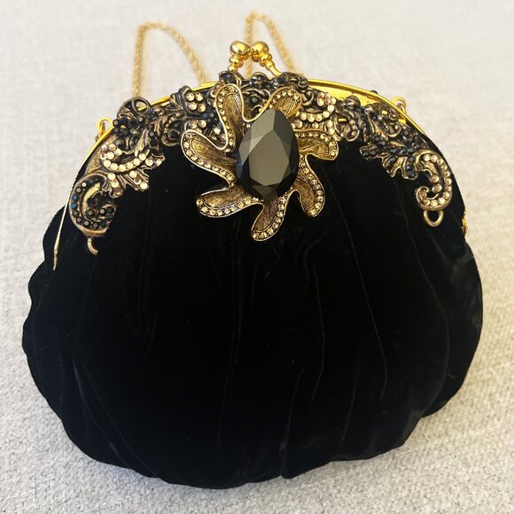 Letty Rare, Vintage Black Velvet Bag with Rhinestones / Decorative Clasp - Picture 6 of 12